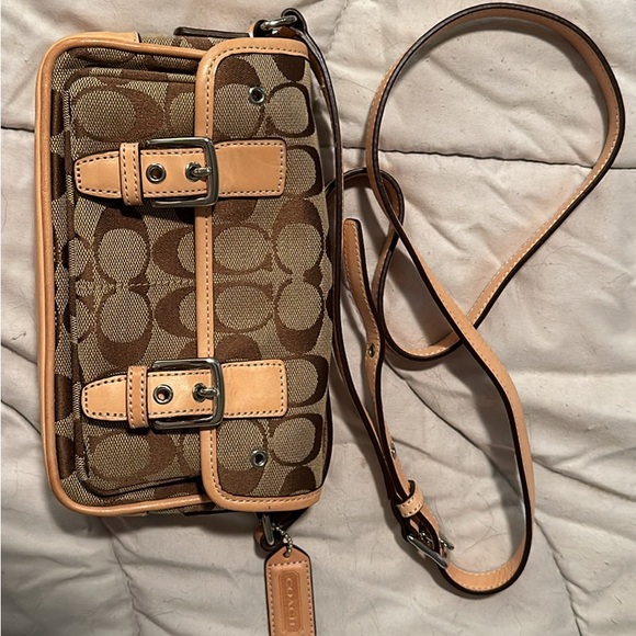 Coach Signature Canvas Crossbody - Picture 3 of 3